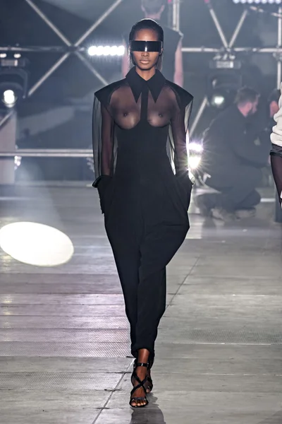 Look 99